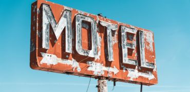 Photographie d'une pancarte Motel