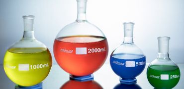 Photographie de fioles de plusieurs couleurs